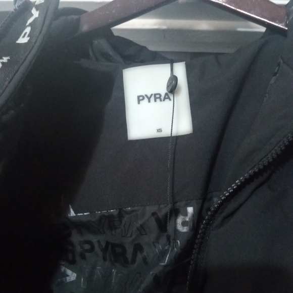 Puffer jacket - Picture 2 of 4